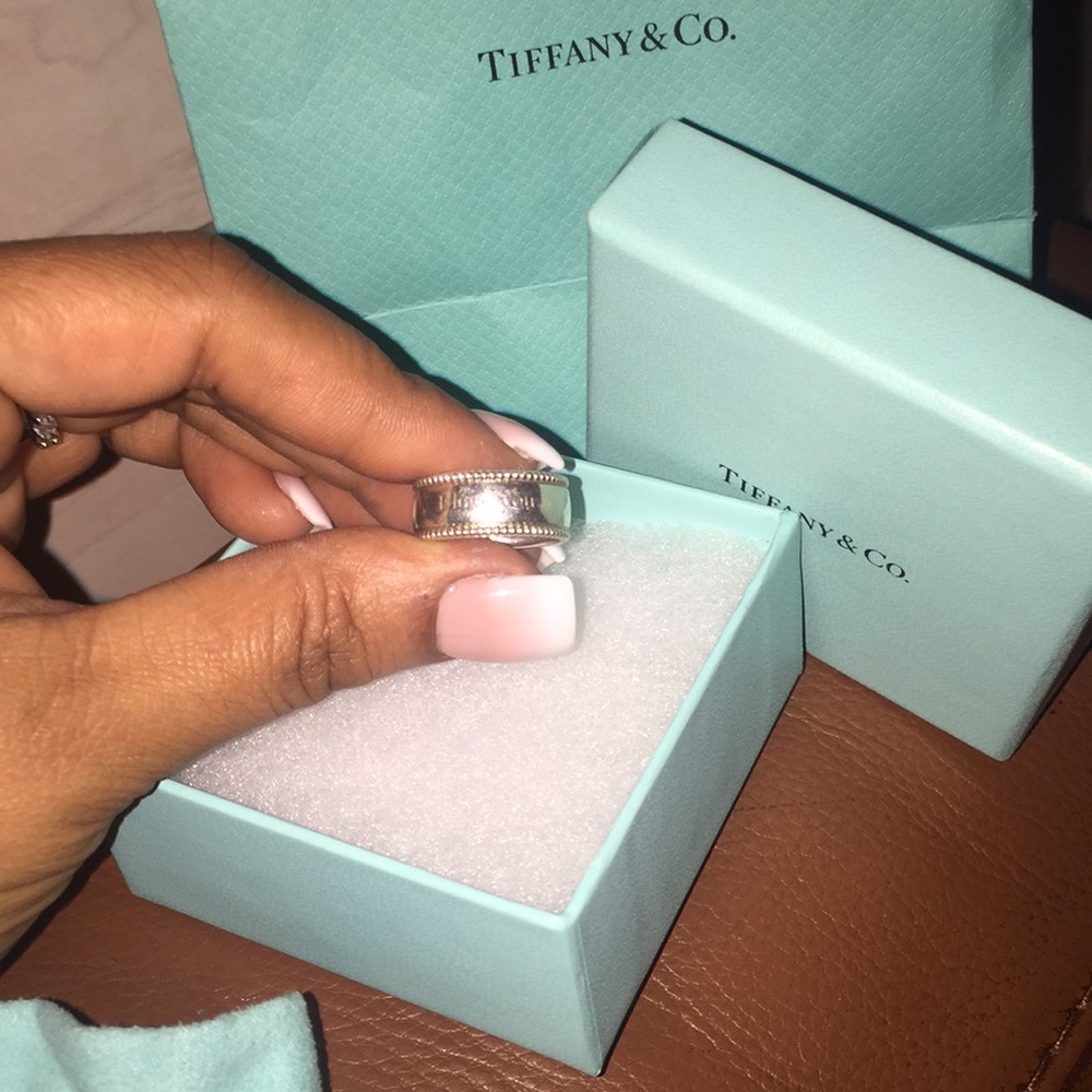 EUC T&Co Beaded edged I Love You ring